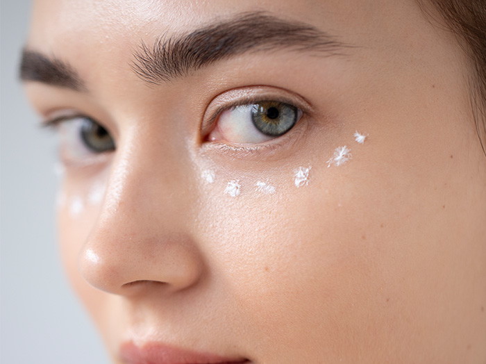 Уход за зоной глаз