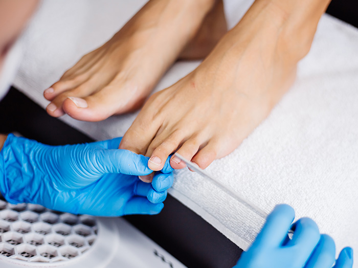 Медицинский педикюр и уход за стопами