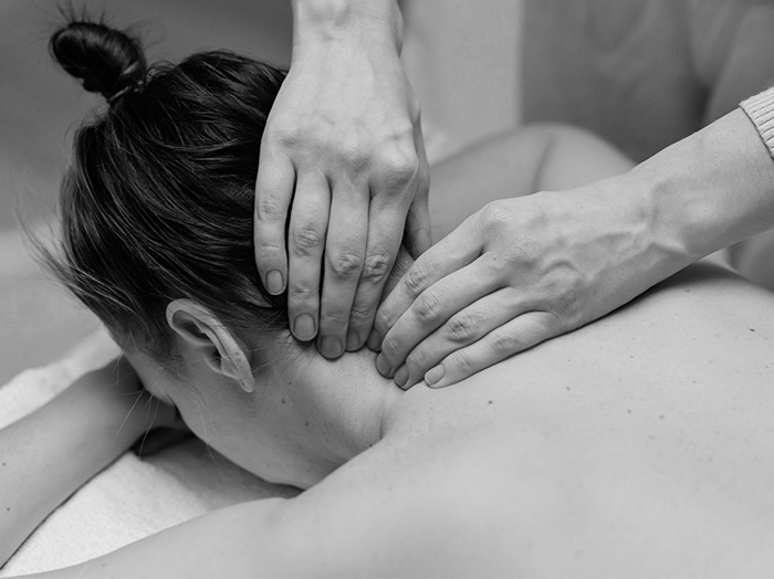 Массаж шейно-воротниковой зоны