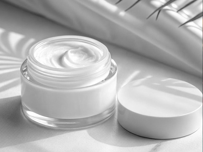 -15% на профессиональную косметику ведущих брендов для домашнего ухода.